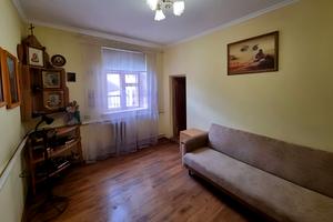будинок за адресою Лялі Ратушної
