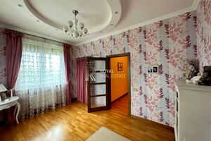 будинок за адресою с. Гусачівка, лесі українки, 1