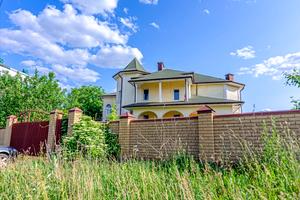 дом по адресу розсошенці, 1