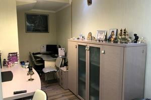 комерційна за адресою Анни Ахматової вул., 32/18