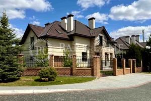 будинок за адресою Кар'єрна вул., 27