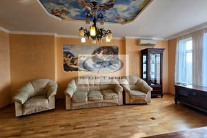 квартира по адресу Святотроїцька ул., 94