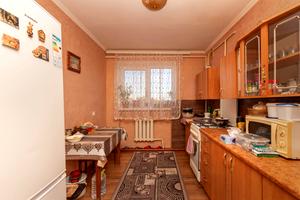 квартира за адресою Лугова, 2