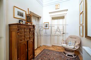 будинок за адресою Центральна, 2