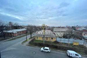 коммерческая по адресу Артема, 81