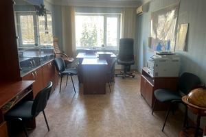 комерційна за адресою Свободи просп., 45