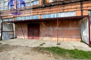 комерційна за адресою Артема вул., 1