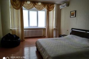 квартира за адресою Сім'ї Прахових вул. (Гайдара), 27