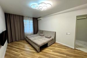 квартира за адресою Івана Авраменка вул. (Корнійчука), 12