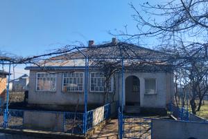 дом по адресу Шкільна