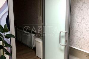 комерційна за адресою Джона Маккейна вул. (Івана Кудрі), 42