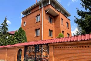 будинок за адресою Набережна