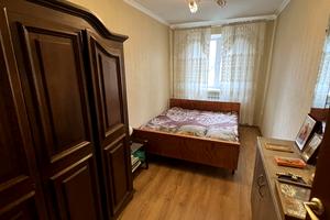 квартира за адресою Михайла Комарова вул., 4а