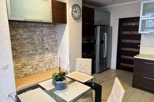 квартира за адресою Плугова вул., 10