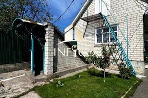 будинок за адресою Комарова, 27