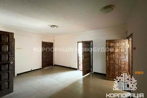комерційна за адресою Загорська вул., 1А