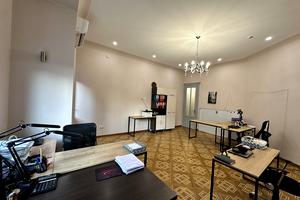 комерційна за адресою Незалежності вул., 11
