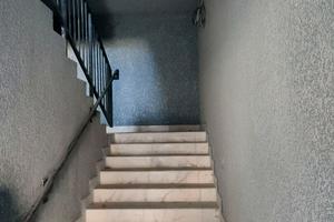 комерційна за адресою Звіринецька вул., 72
