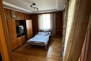 квартира за адресою Відродження, 36