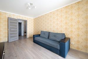квартира за адресою Курсанта Єськова вул., 26