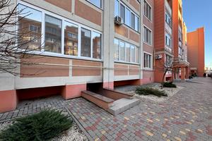комерційна за адресою Лесі Українки бульв., 16а