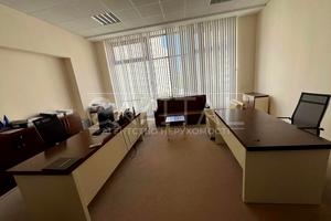 комерційна за адресою Федора Ернста вул., 3б
