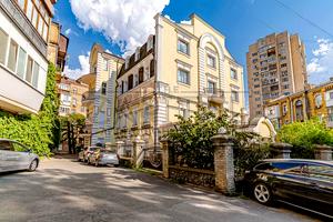 комерційна за адресою Саксаганського вул., 67