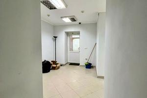 коммерческая по адресу Кардинала Любомира Гузара ул., 27