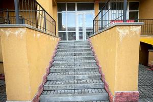 комерційна за адресою Валерія Лобановського вул., 30 б