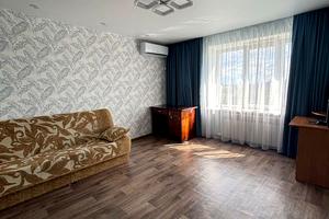 квартира за адресою Універсальна вул., 27