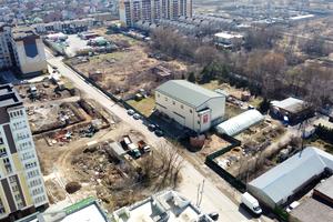 комерційна за адресою Трудова вул., 5/7