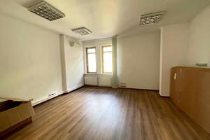 комерційна за адресою Крутий узвіз, 1