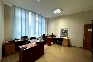 комерційна за адресою Федора Ернста вул., 16-В
