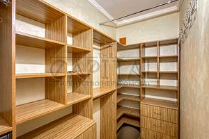 будинок за адресою Центральна, 2