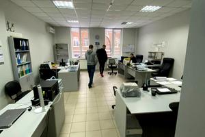 комерційна за адресою Дмитра Яворницького просп. (Карла Маркса), 25