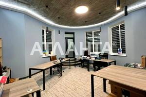 комерційна за адресою Зоопаркова вул., 8в