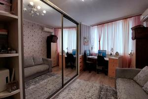 квартира за адресою Рельєфна вул., 8