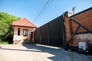 комерційна за адресою Євгена Чикаленка вул., 26