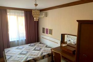 квартира за адресою Героїв просп., 12
