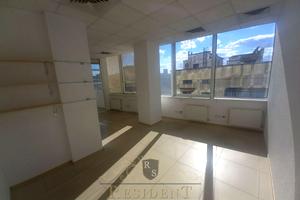 комерційна за адресою Королеви Єлизавети ІІ вул. (Глинки), 1-А