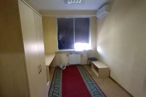 комерційна за адресою Чорних Запорожців вул. (Бориса Кротова), 3