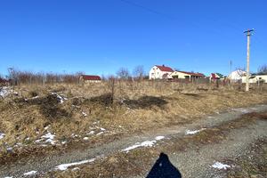 участок по адресу Радісна, 34