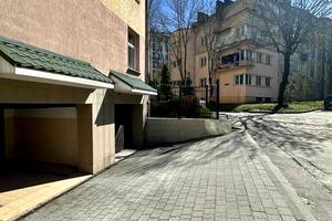 квартира за адресою Івана Карпинця вул. (), 8