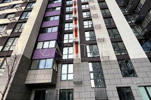 комерційна за адресою Севастопольська пл., 56