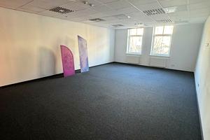 комерційна за адресою Володимирська вул., 38
