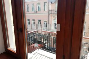 коммерческая по адресу Паторжинського, 4