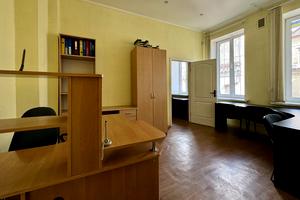 комерційна за адресою Симона Петлюри вул. (Комінтерну), 20а