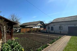 будинок за адресою с. Крихівці, Сірка Івана вул., 27