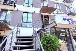 комерційна за адресою Ніла Армстронга вул. (Казакова), 4-А