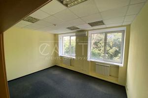 комерційна за адресою Варязький пров., 4